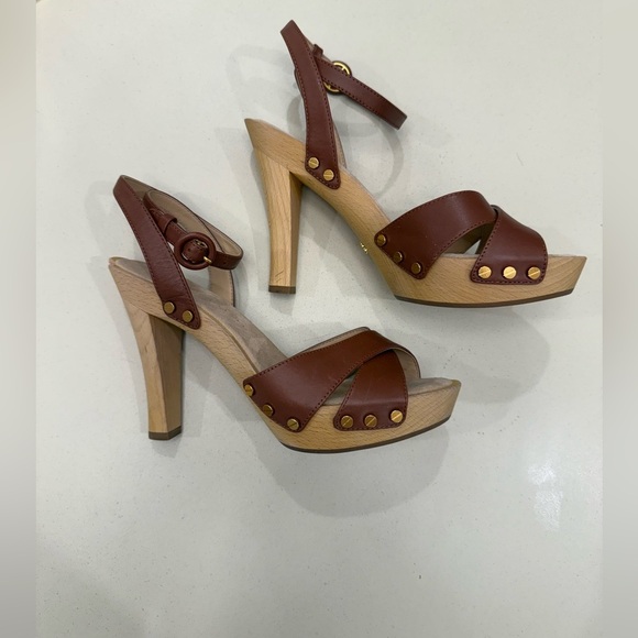 Veronica Beard Brown Leather Cross-Over Sandals - Picture 3 of 7